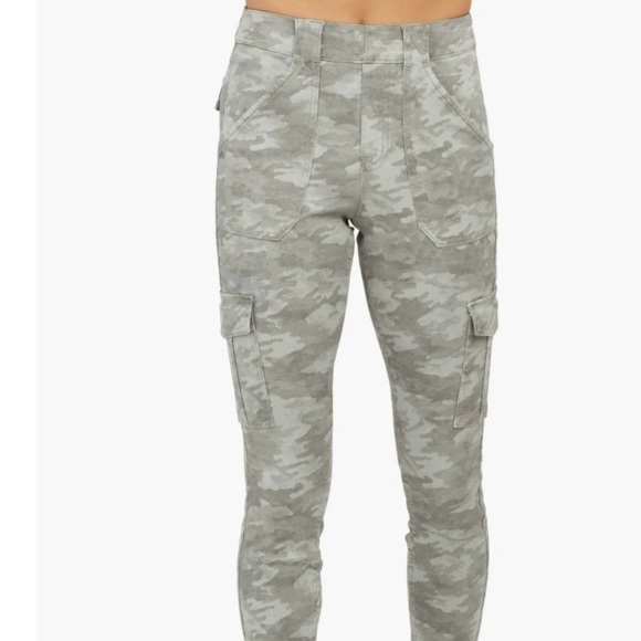 Spanx stretch twill ankle cargo pants - stone wash camo- Brand New With Tags - Picture 5 of 16